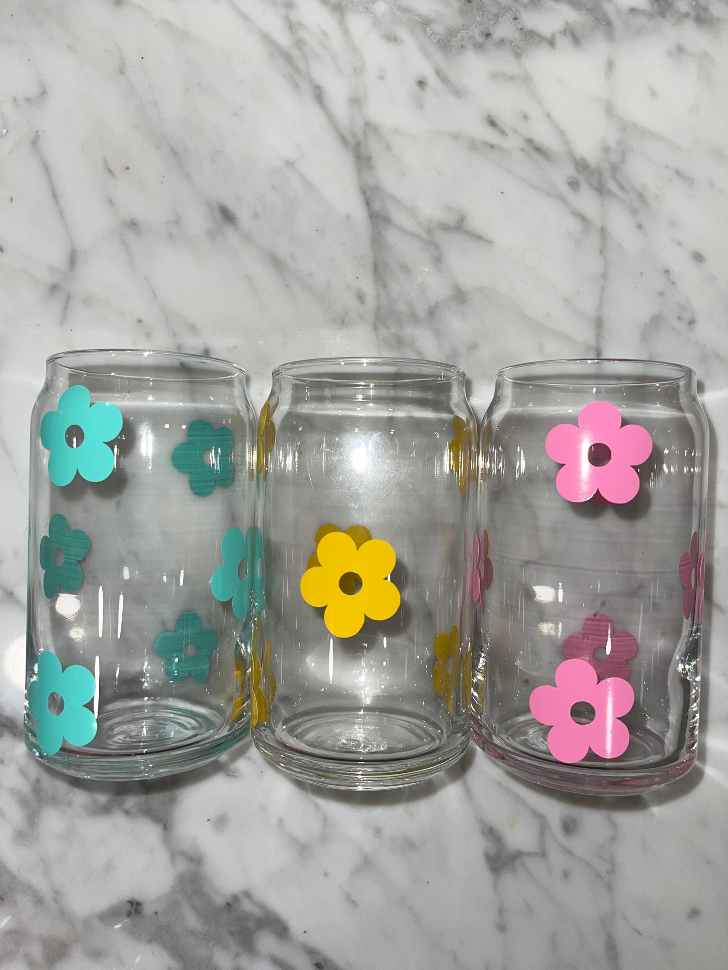 Retro Daisies Beer Can Blass