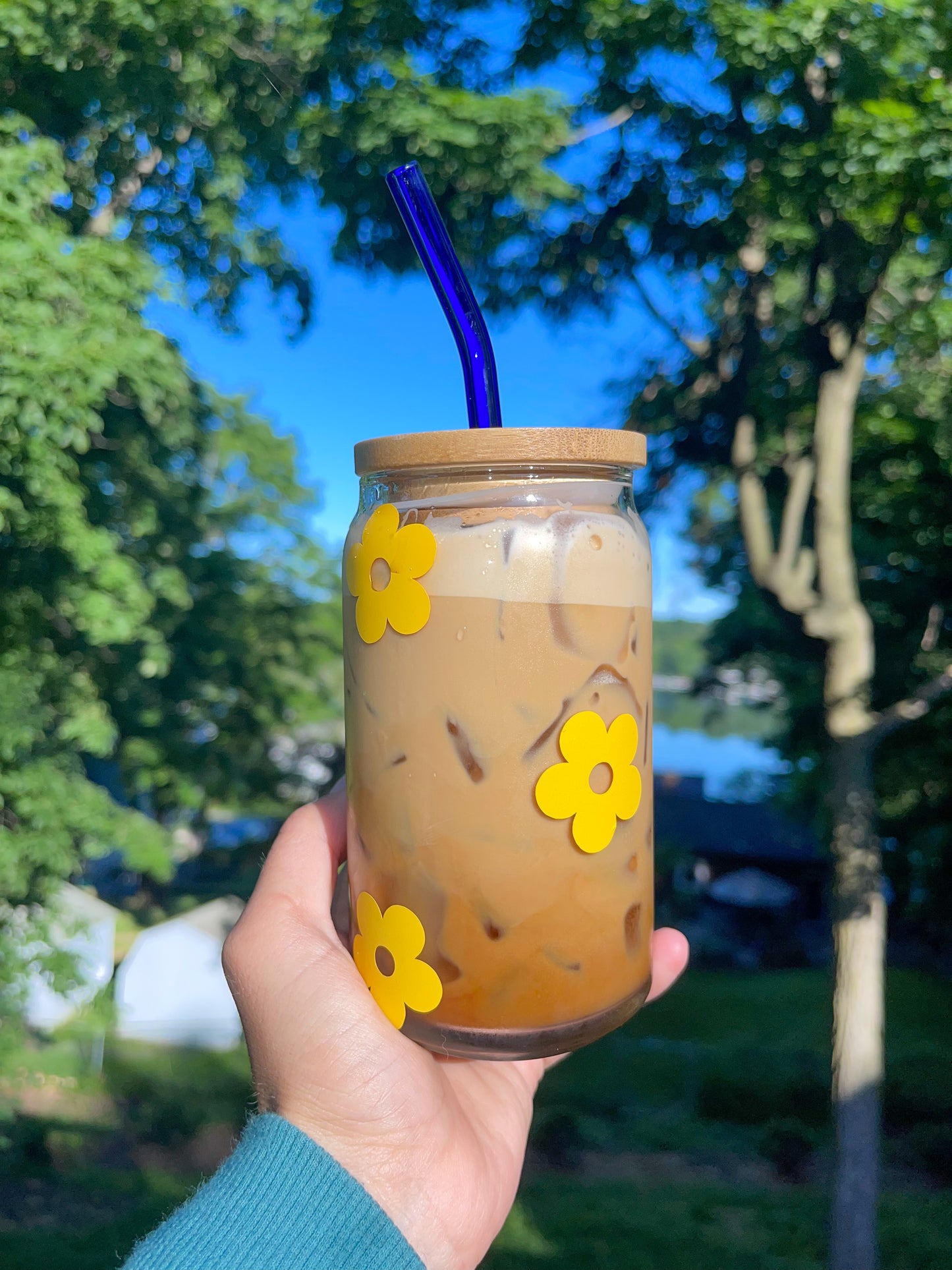 Retro Daisies Beer Can Blass