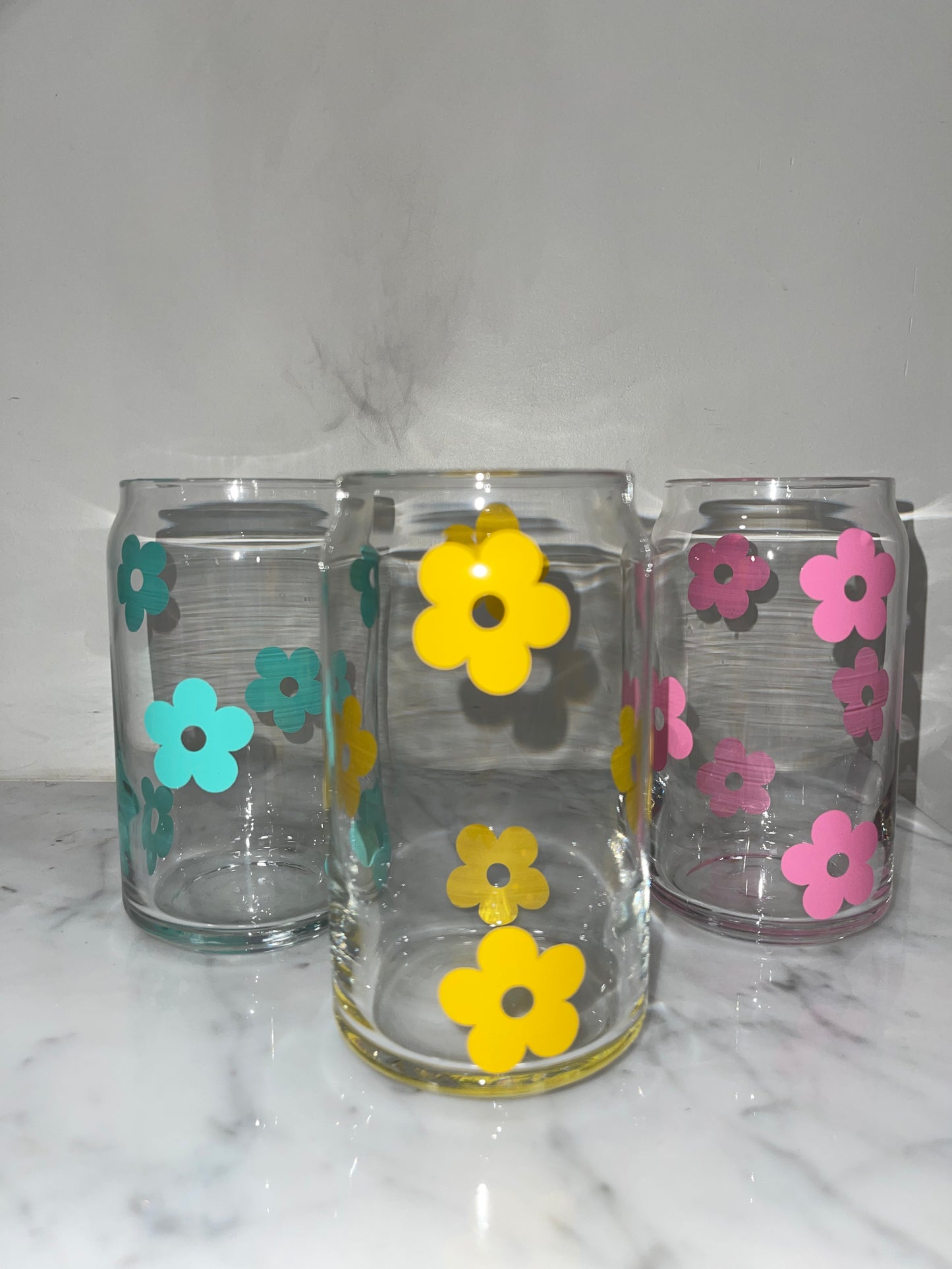 Retro Daisies Beer Can Blass